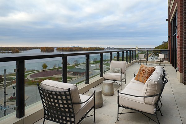 Outdoor Patio Seating overlooking the Mississippi river